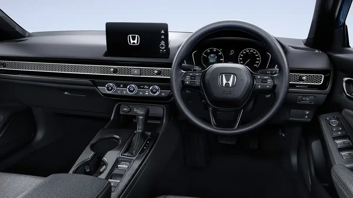 ห้องโดยสาร Civic พวงมาลัยขวาจอกลาง