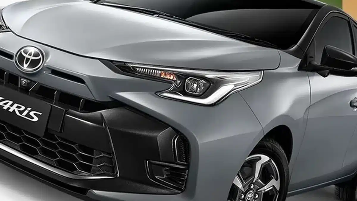 ไฟหน้าและกระจัง Toyota Yaris จากภาพโตโยต้าไทย