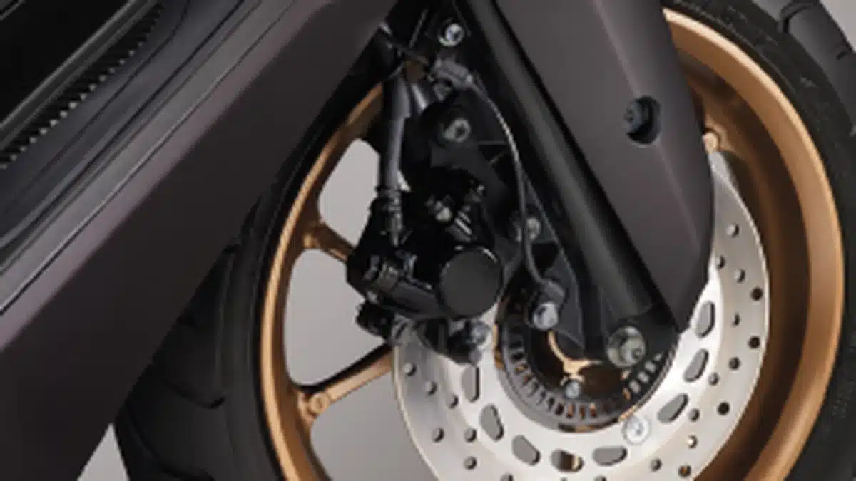 ดิสก์เบรกหน้าหลังพร้อม ABS ของ Yamaha NMAX